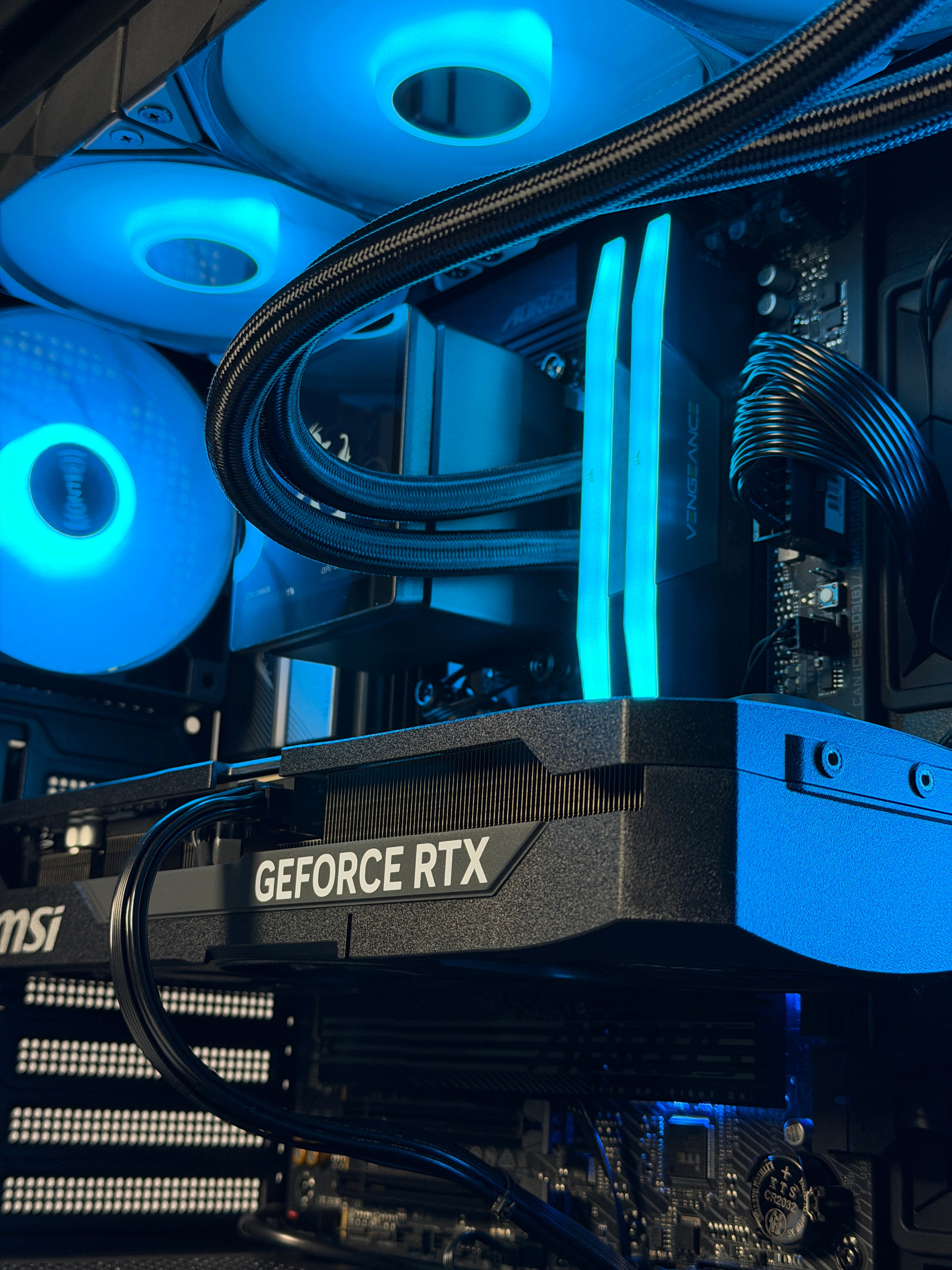 Shadow Pro (5070 TI + 9800X3D + 32GB)