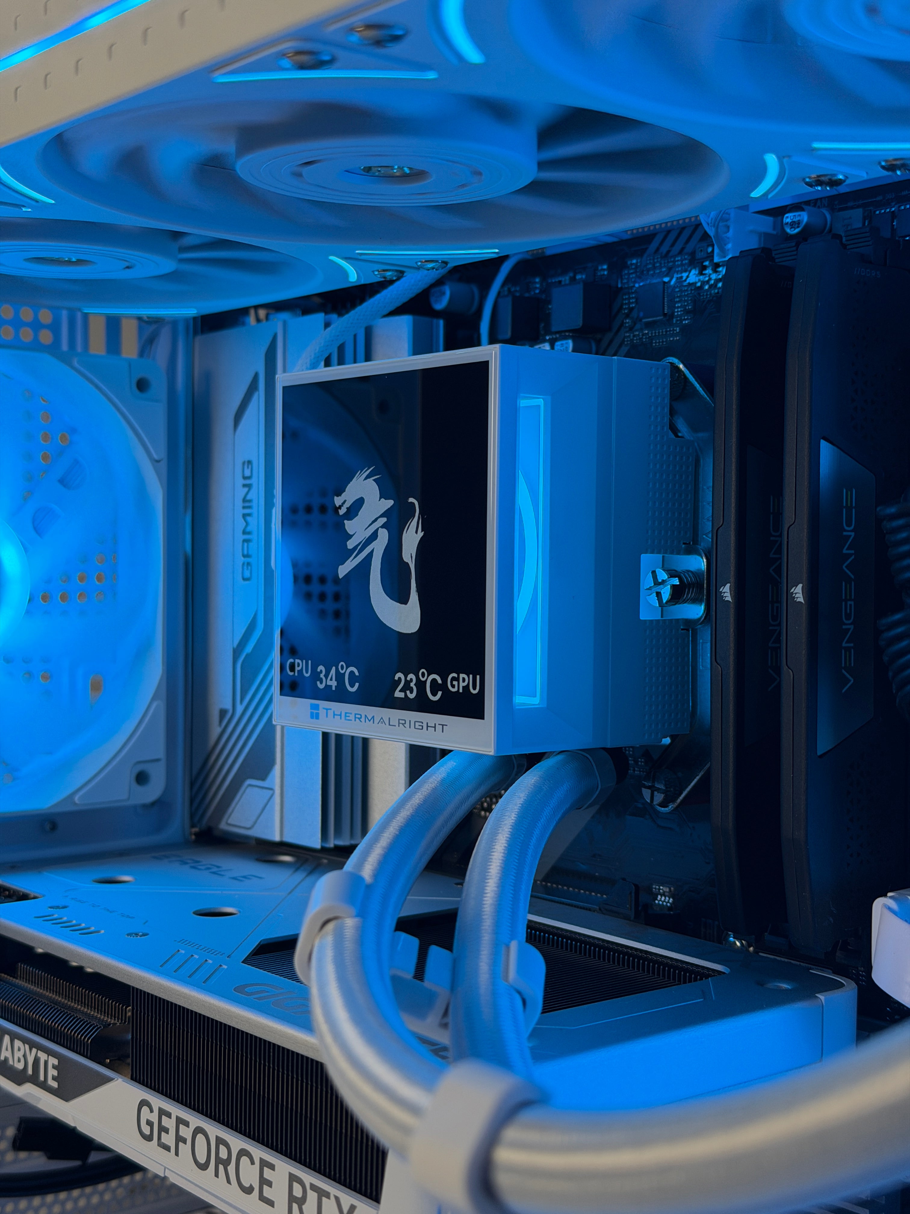 Eagle Ice Prime (5060 TI 16GB + 7600X + 32GB)