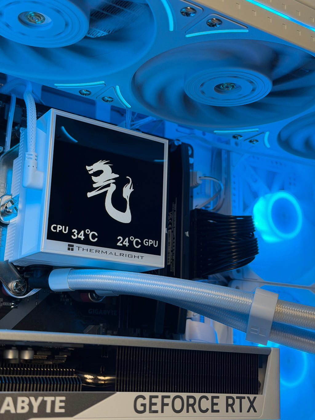 Eagle Ice Prime (5060 TI 16GB + 7600X + 32GB)