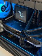 Vector Pro (9070 XT + 7800X3D + 32GB)