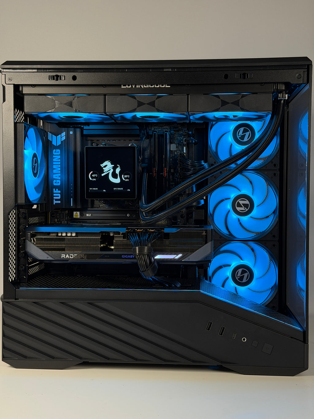Vector Pro (9070 XT + 7800X3D + 32GB)