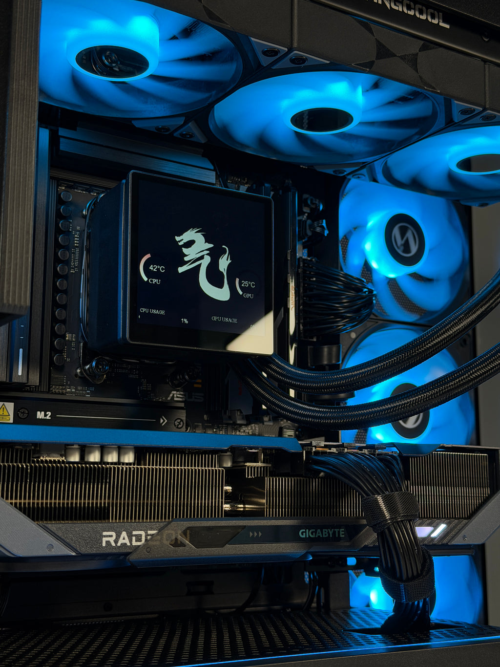 Vector Pro (9070 XT + 7800X3D + 32GB)