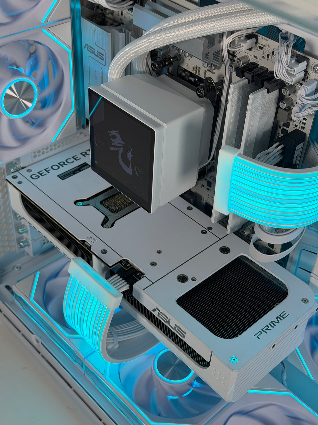 Vision Ice Pro (5070 TI + 9700X + 32GB) Gaming PC