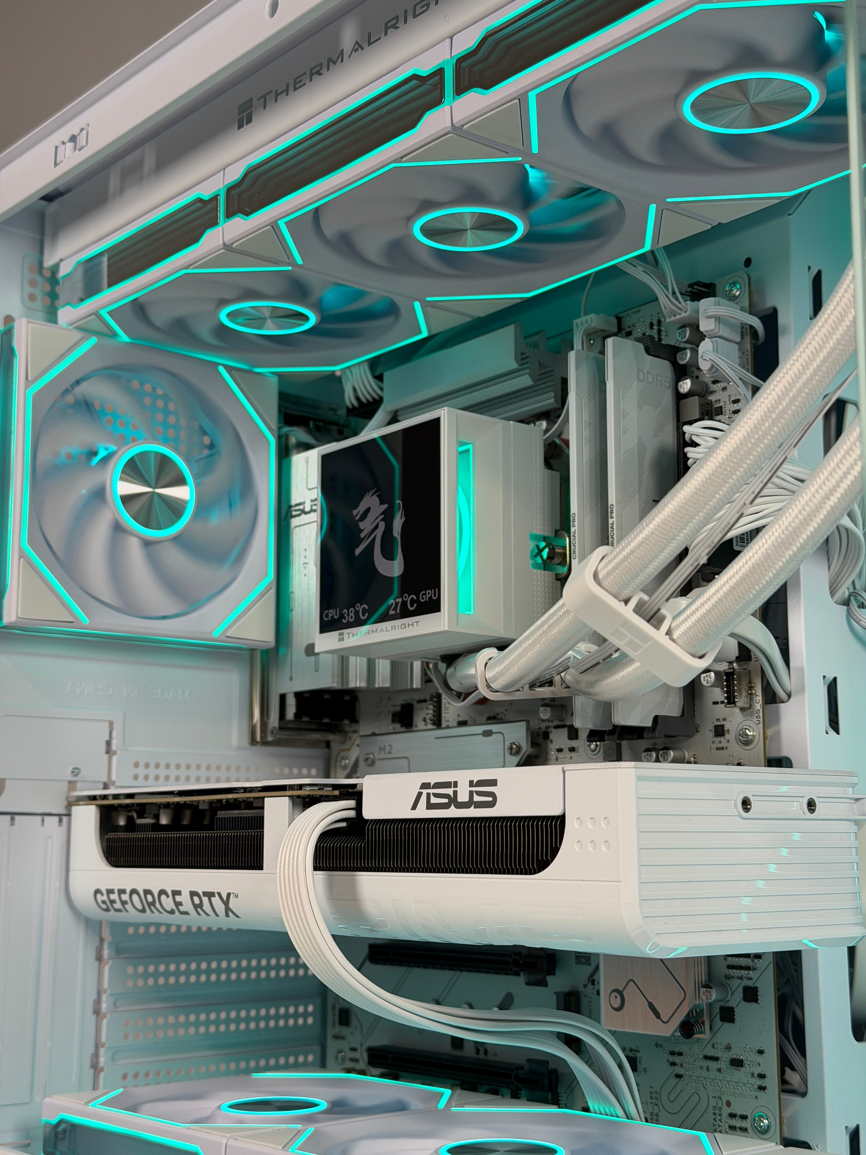 Hyper Ice Pro (5070 + 7800X3D + 32GB) Gaming PC