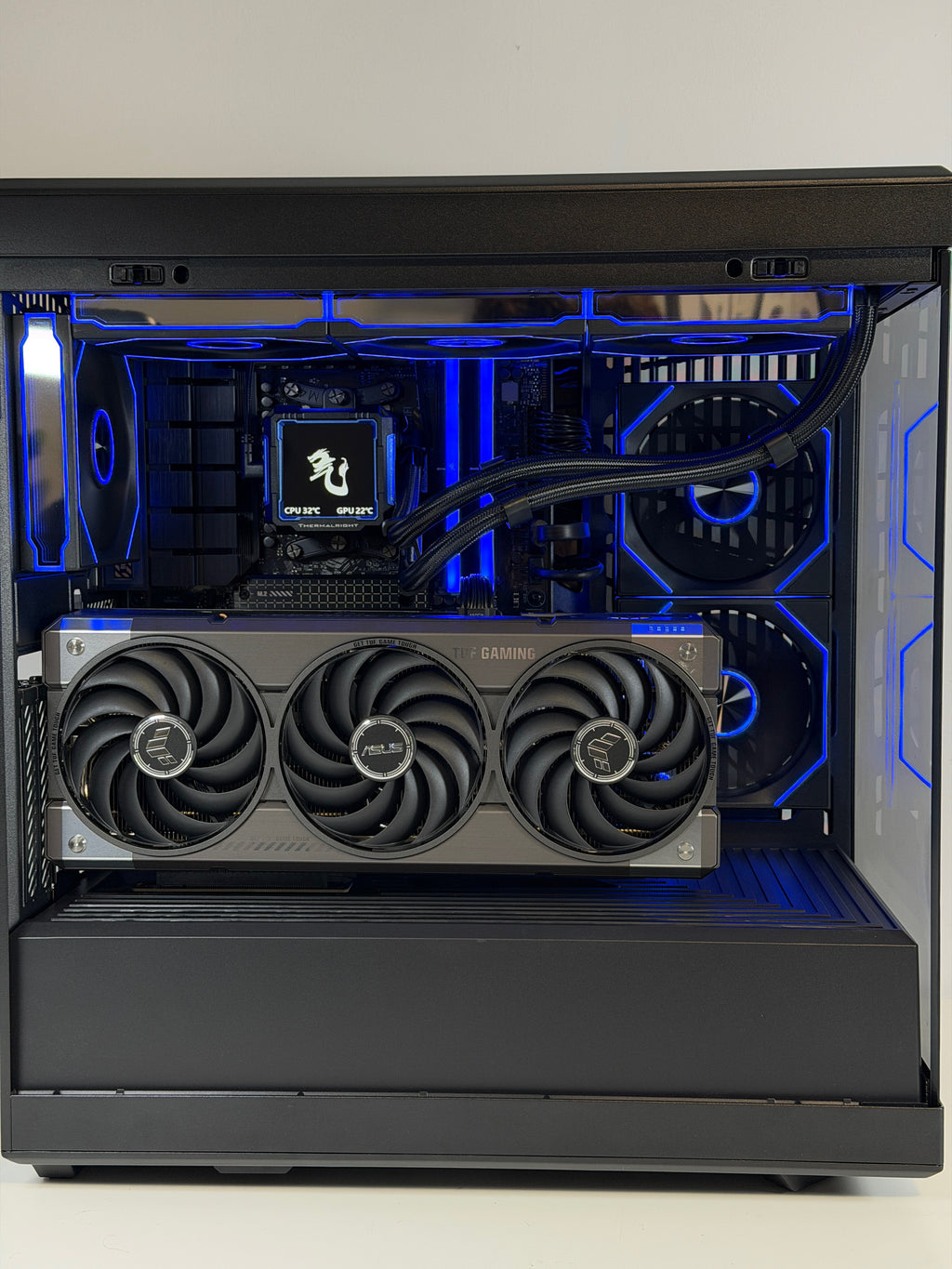 Y40 Pro (5070 + 9700X + 32GB) Gaming PC