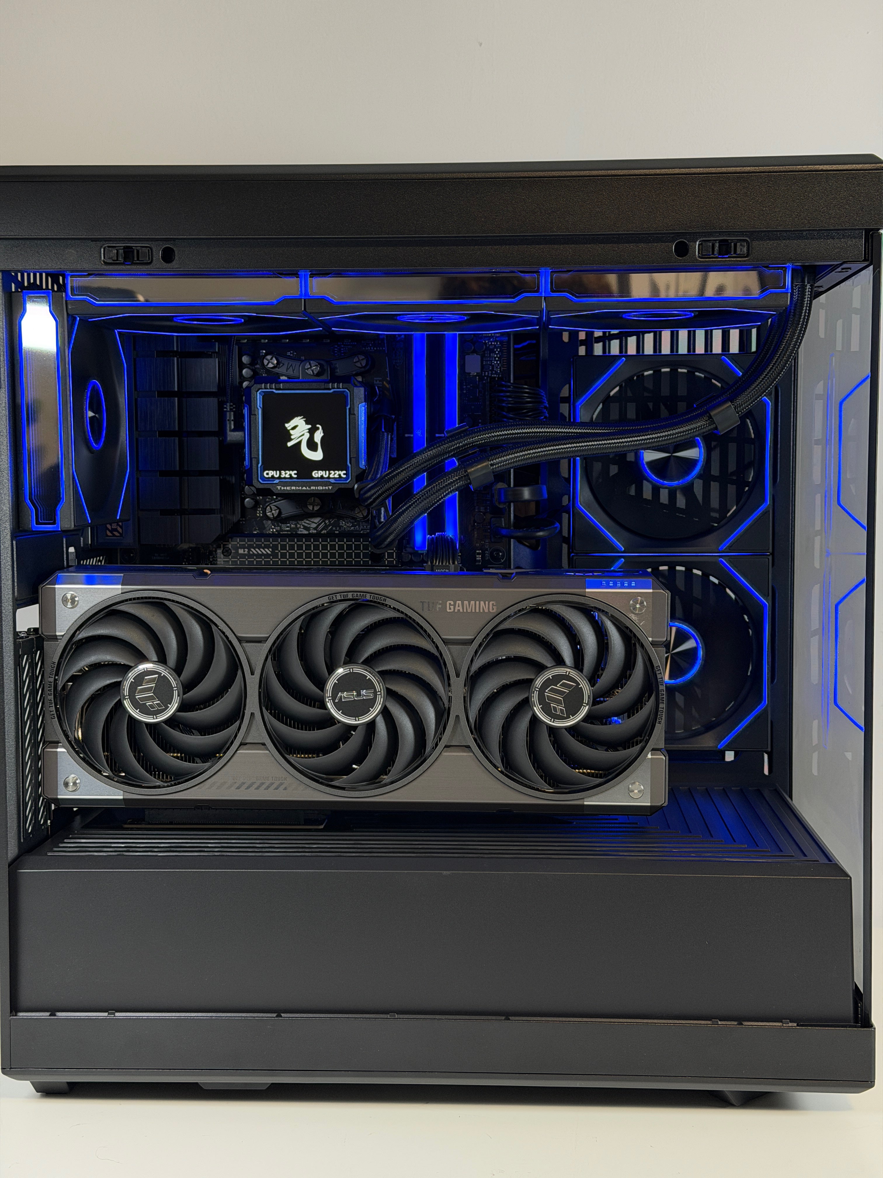Y40 Pro (5070 + 7800X3D + 32GB) Gaming PC